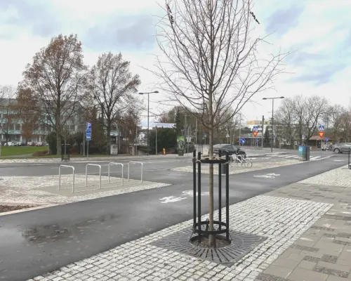 Puun runkosuoja HA22 600, maaritilä Classico 2.0, KasvuVirta -ilmastuskaivo. Horninkatu, Salo